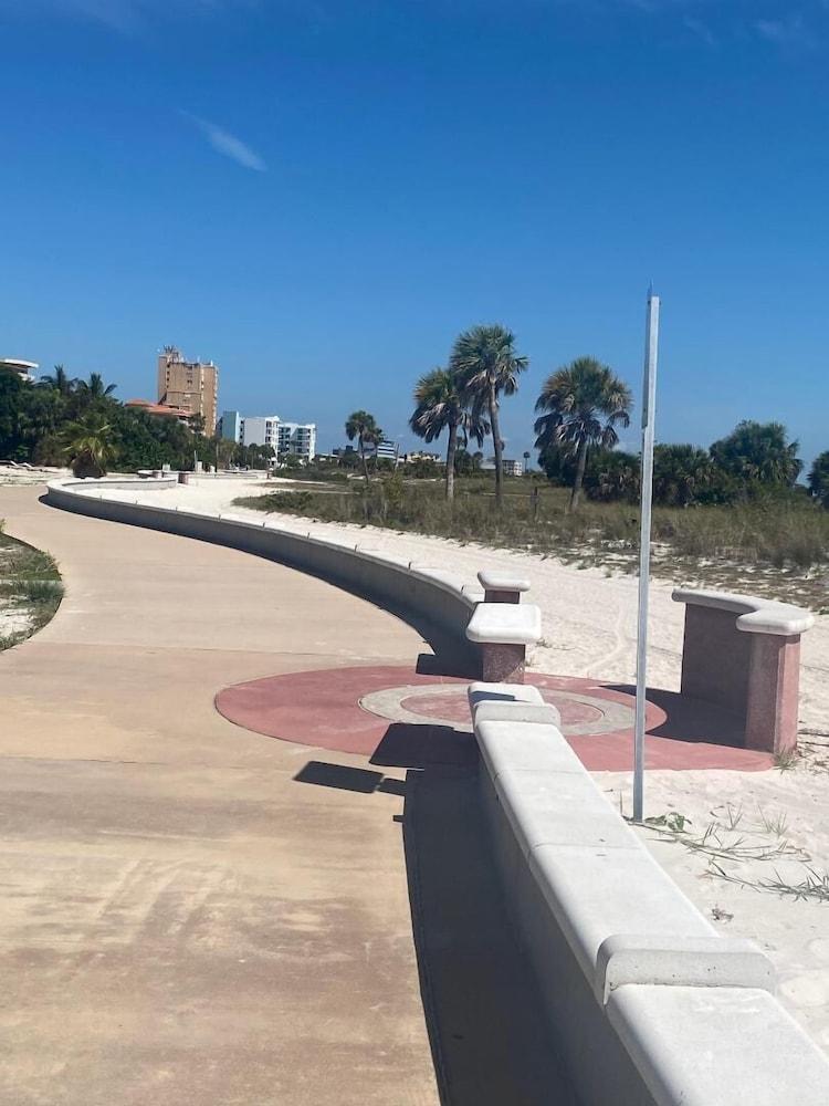 סיינט פיט ביץ' Beachside Resort Motel מראה חיצוני תמונה